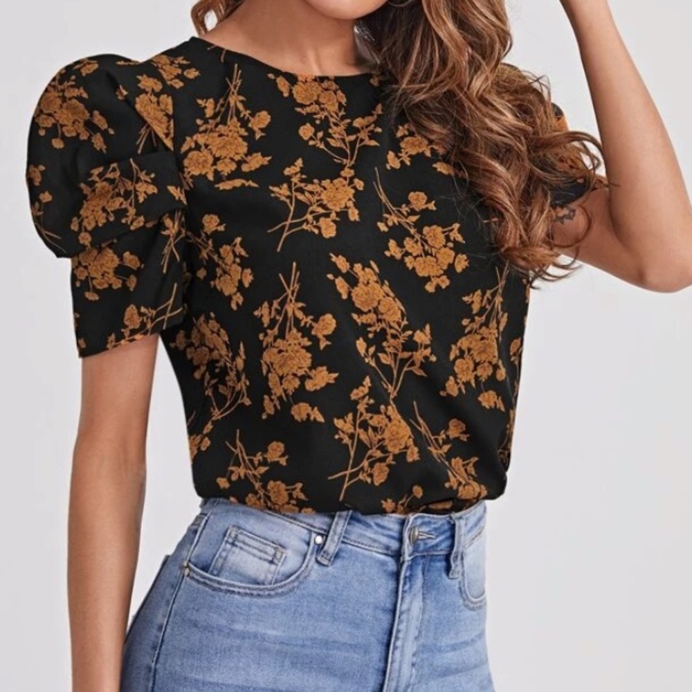 Women’s floral print puff sleeve top - Picture 5 of 5